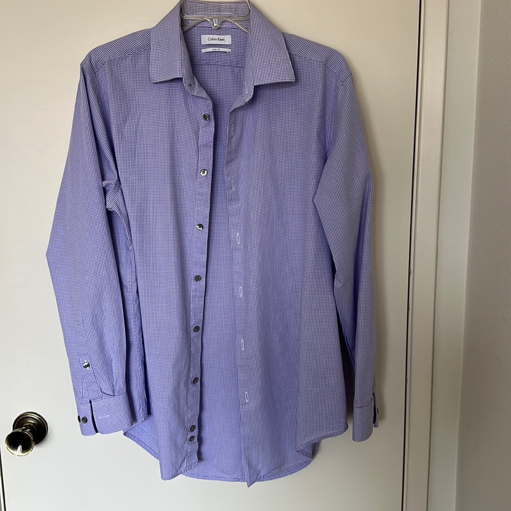 Calvin Klein slim fit button up long sleeve shirt for men size medium